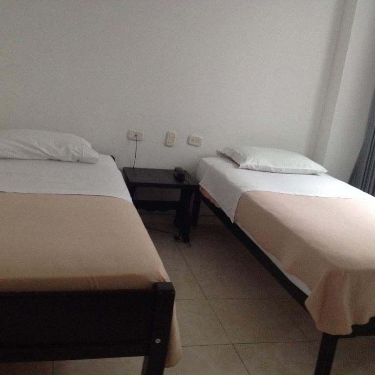 Hotel Calamo Plaza Pitalito Habitación foto